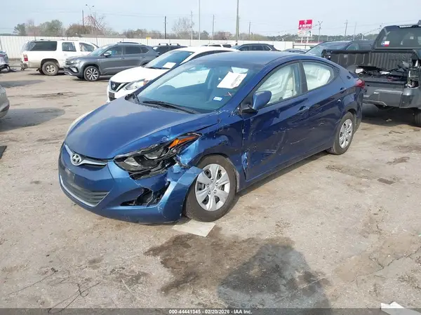5NPDH4AE0GH750975 2016 HYUNDAI ELANTRA - Image 2