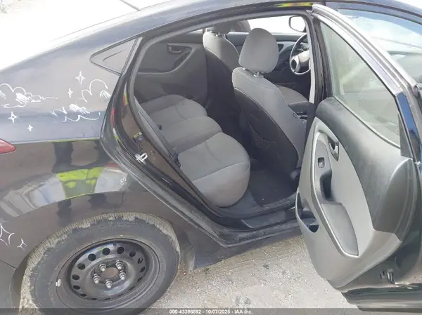 5NPDH4AE0GH751074 2016 HYUNDAI ELANTRA - Image 8