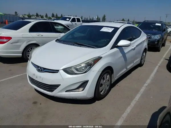 5NPDH4AE0GH751799 2016 HYUNDAI ELANTRA - Image 2