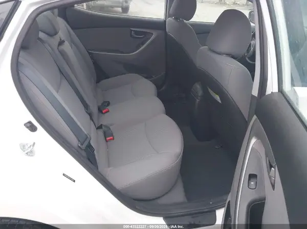 5NPDH4AE0GH752984 2016 HYUNDAI ELANTRA - Image 8