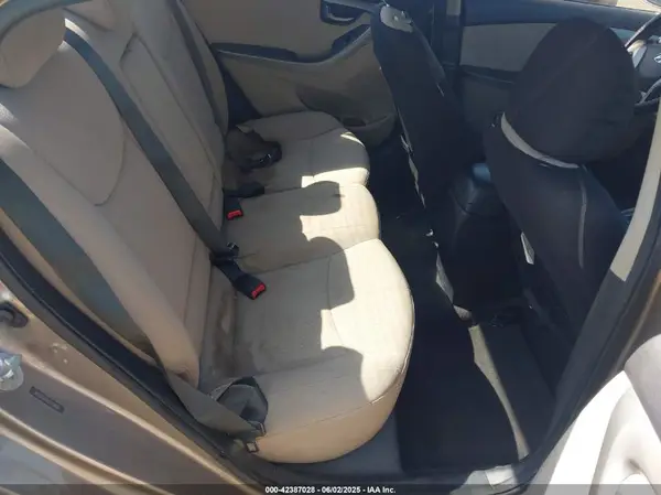 5NPDH4AE0GH754606 2016 HYUNDAI ELANTRA - Image 8