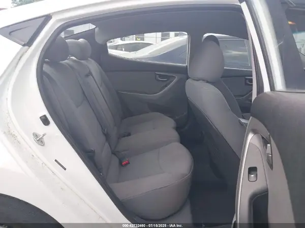 5NPDH4AE0GH754699 2016 HYUNDAI ELANTRA - Image 8
