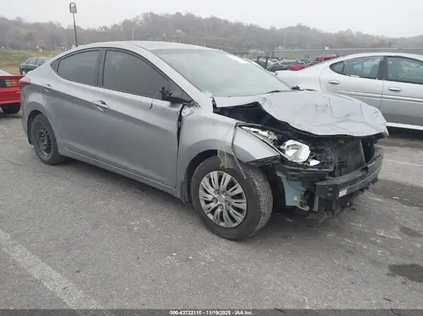 5NPDH4AE0GH756517 2016 HYUNDAI ELANTRA - Image 1