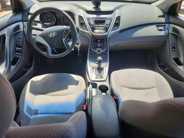 5NPDH4AE0GH757831 2016 HYUNDAI ELANTRA - Image 8