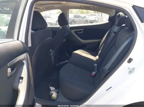 5NPDH4AE0GH762012 2016 HYUNDAI ELANTRA - Image 8