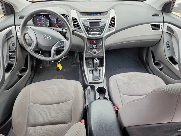 5NPDH4AE0GH762057 2016 HYUNDAI ELANTRA - Image 8