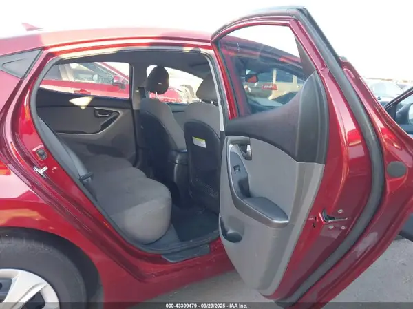 5NPDH4AE0GH765296 2016 HYUNDAI ELANTRA - Image 8