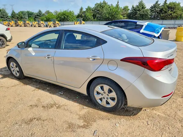 5NPDH4AE0GH769686 2016 HYUNDAI ELANTRA - Image 2