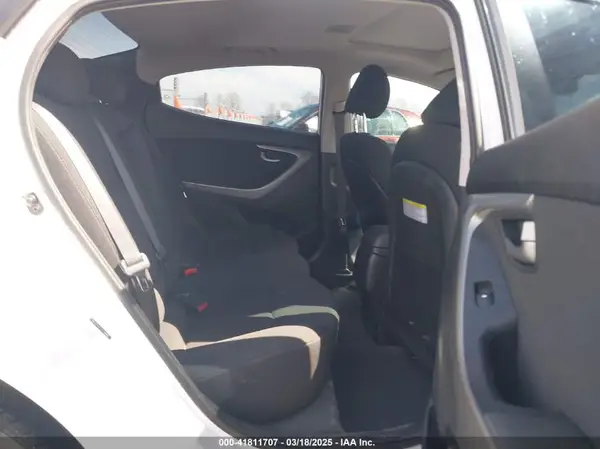 5NPDH4AE0GH769882 2016 HYUNDAI ELANTRA - Image 8