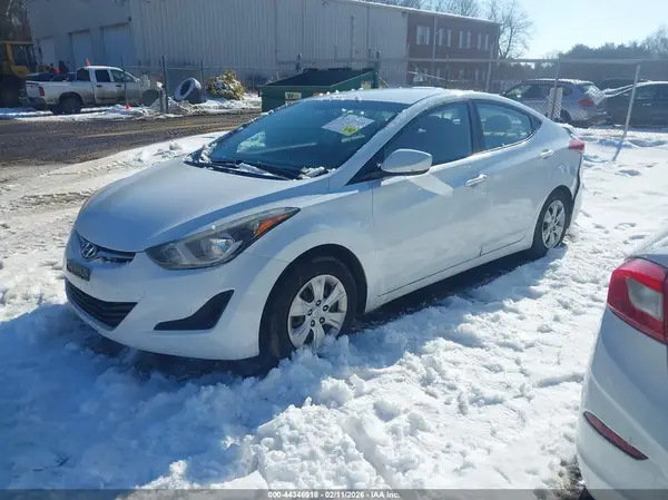 5NPDH4AE0GH771695 2016 HYUNDAI ELANTRA - Image 2