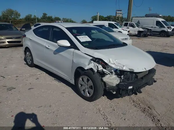 5NPDH4AE0GH771986 2016 HYUNDAI ELANTRA - Image 1
