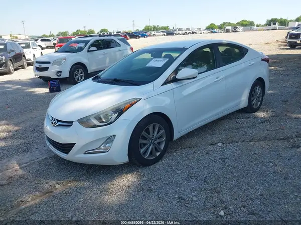 5NPDH4AE0GH772264 2016 HYUNDAI ELANTRA - Image 2