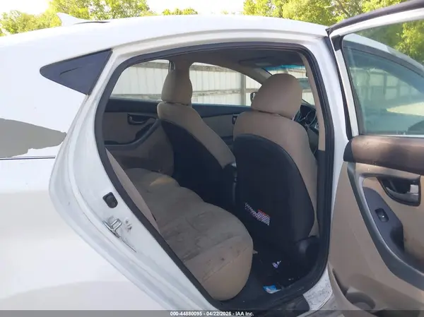 5NPDH4AE0GH772264 2016 HYUNDAI ELANTRA - Image 8