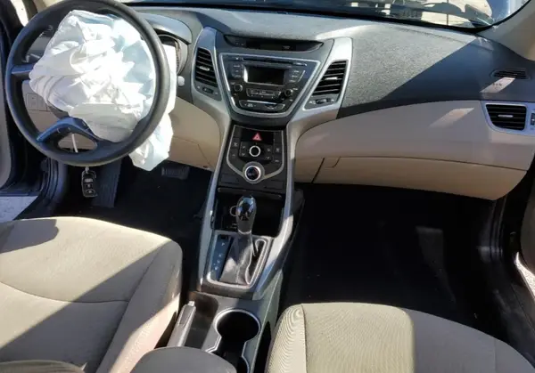 5NPDH4AE0GH773608 2016 HYUNDAI ELANTRA - Image 8