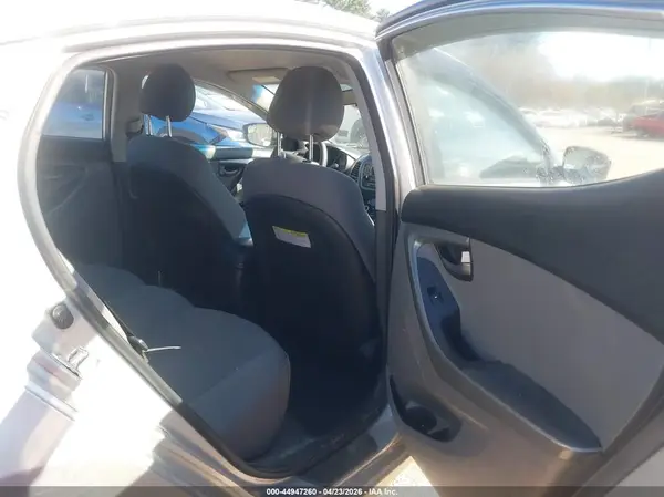 5NPDH4AE0GH774953 2016 HYUNDAI ELANTRA - Image 8