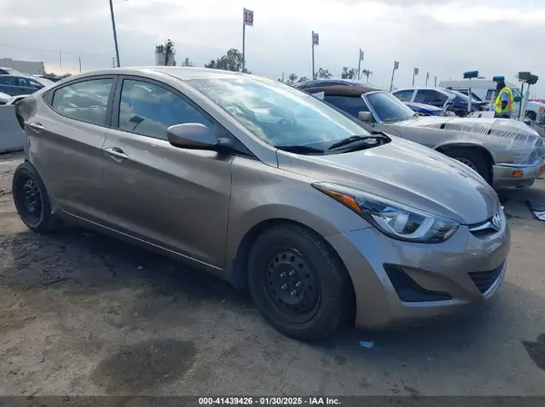 5NPDH4AE0GH776069 2016 HYUNDAI ELANTRA - Image 1