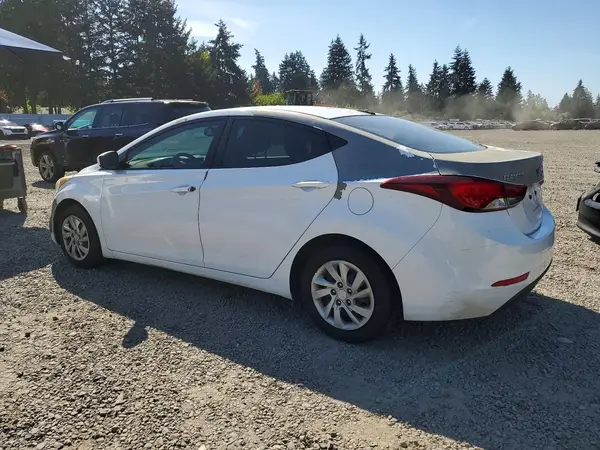 5NPDH4AE0GH776427 2016 HYUNDAI ELANTRA - Image 2