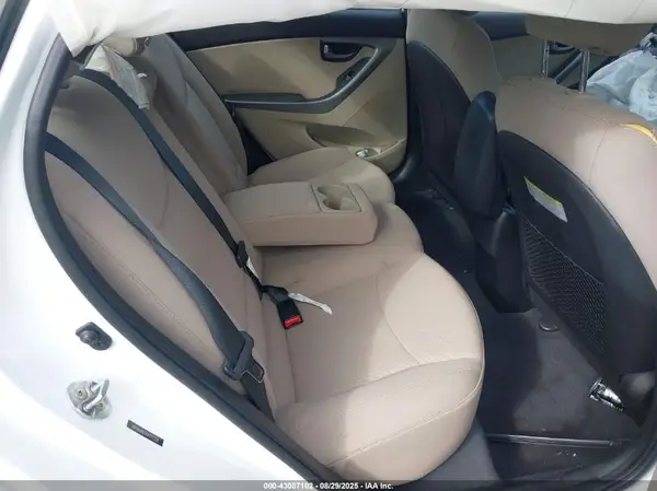 5NPDH4AE0GH777318 2016 HYUNDAI ELANTRA - Image 8