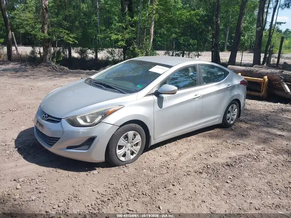 5NPDH4AE0GH784639 2016 HYUNDAI ELANTRA - Image 2