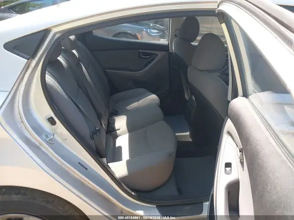 5NPDH4AE0GH784639 2016 HYUNDAI ELANTRA - Image 8