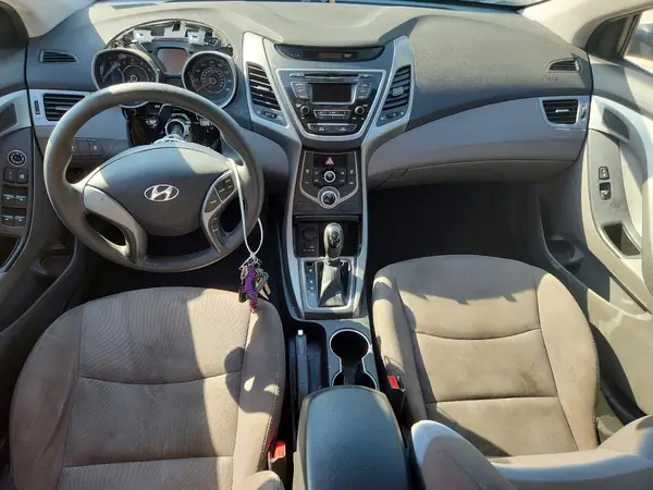 5NPDH4AE0GH784821 2016 HYUNDAI ELANTRA - Image 8