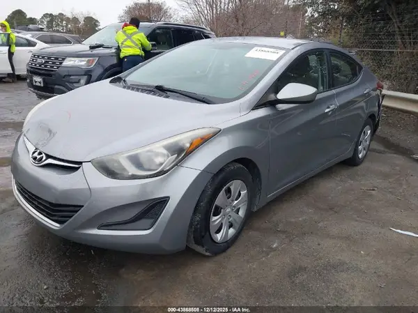 5NPDH4AE0GH785368 2016 HYUNDAI ELANTRA - Image 2
