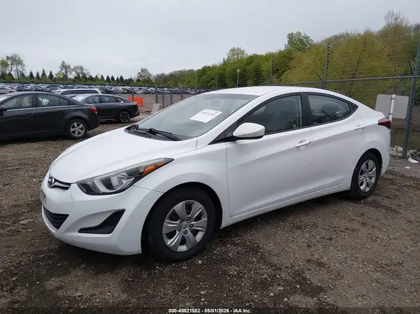 5NPDH4AE0GH786018 2016 HYUNDAI ELANTRA - Image 2