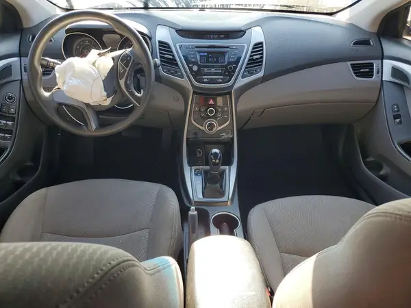 5NPDH4AE0GH789548 2016 HYUNDAI ELANTRA - Image 8