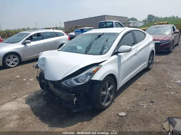 5NPDH4AE0GH793194 2016 HYUNDAI ELANTRA - Image 2