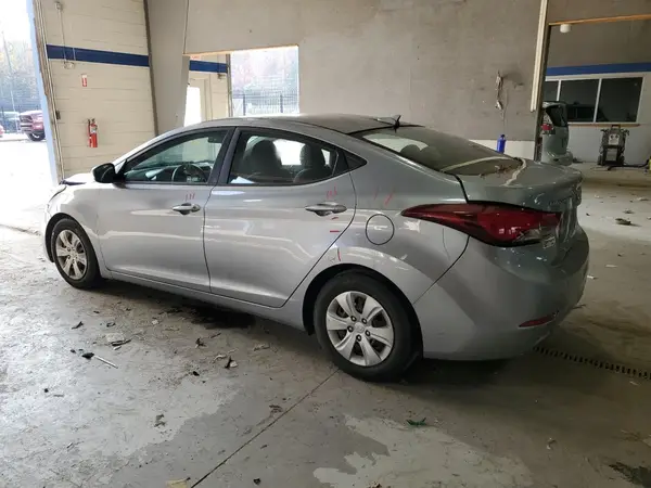 5NPDH4AE0GH793258 2016 HYUNDAI ELANTRA - Image 2