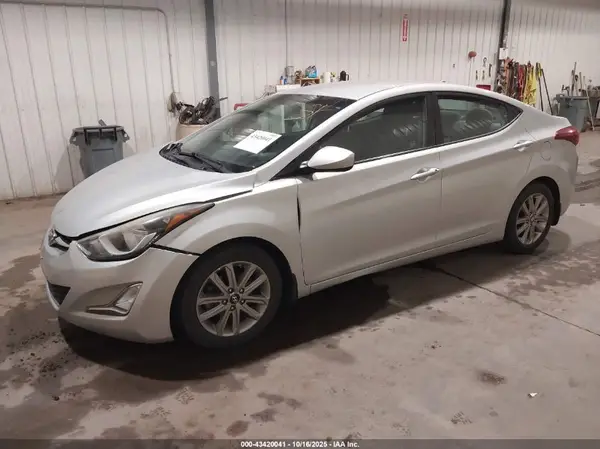 5NPDH4AE1GH655437 2016 HYUNDAI ELANTRA - Image 2