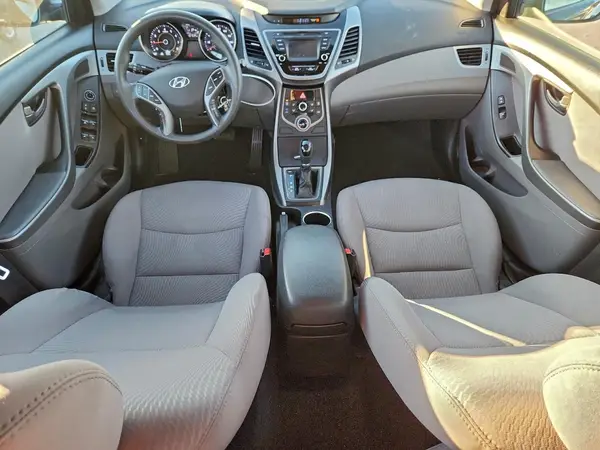 5NPDH4AE1GH655664 2016 HYUNDAI ELANTRA - Image 8