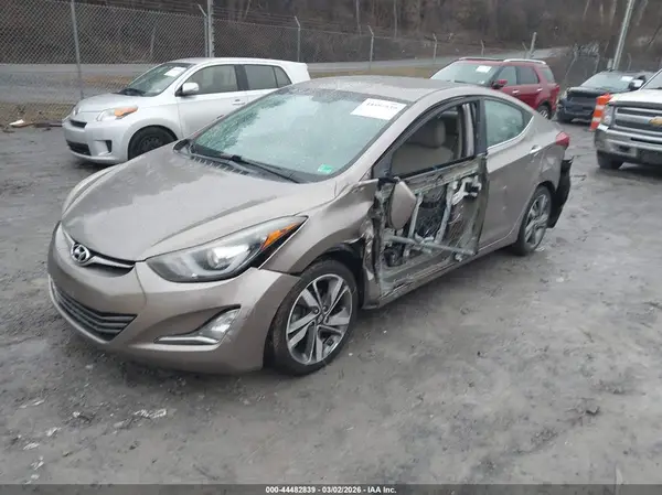 5NPDH4AE1GH657009 2016 HYUNDAI ELANTRA - Image 2