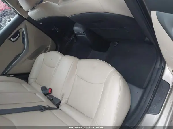 5NPDH4AE1GH657009 2016 HYUNDAI ELANTRA - Image 8