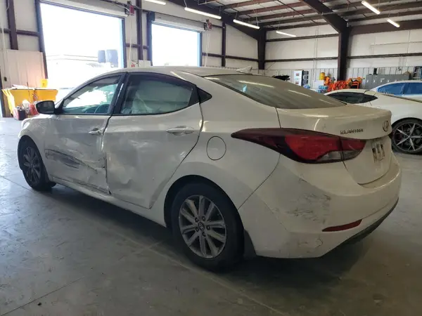 5NPDH4AE1GH657818 2016 HYUNDAI ELANTRA - Image 2