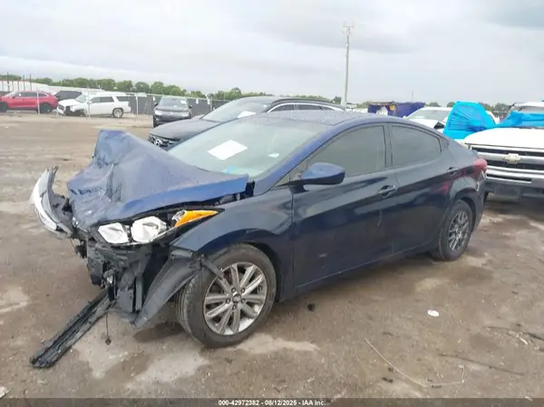5NPDH4AE1GH659147 2016 HYUNDAI ELANTRA - Image 2