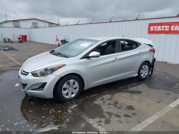 5NPDH4AE1GH662856 2016 HYUNDAI ELANTRA - Image 2