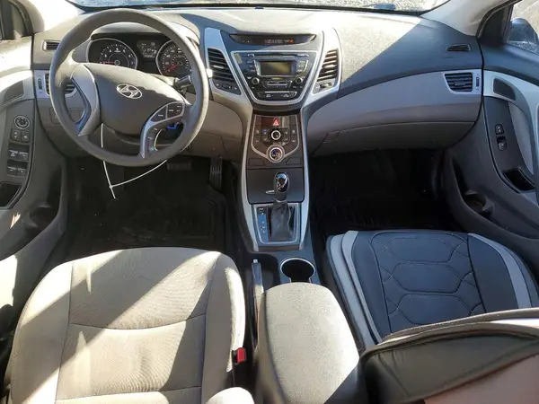 5NPDH4AE1GH663585 2016 HYUNDAI ELANTRA - Image 8