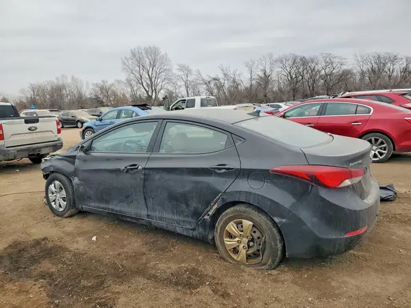 5NPDH4AE1GH663750 2016 HYUNDAI ELANTRA - Image 2