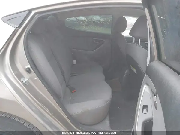 5NPDH4AE1GH664946 2016 HYUNDAI ELANTRA - Image 8