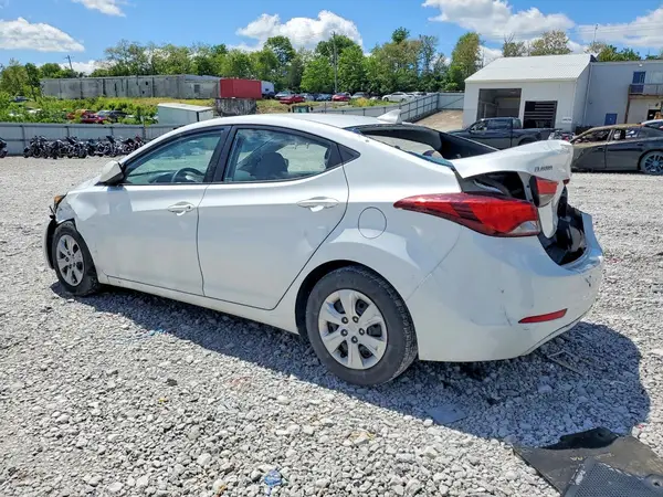 5NPDH4AE1GH665160 2016 HYUNDAI ELANTRA - Image 2
