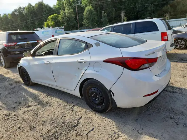 5NPDH4AE1GH665546 2016 HYUNDAI ELANTRA - Image 2