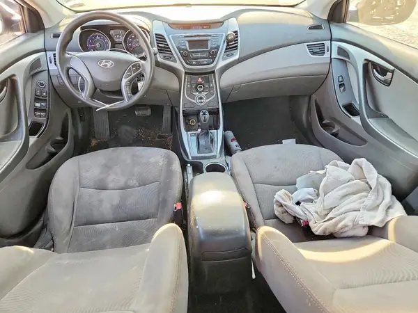 5NPDH4AE1GH665546 2016 HYUNDAI ELANTRA - Image 8