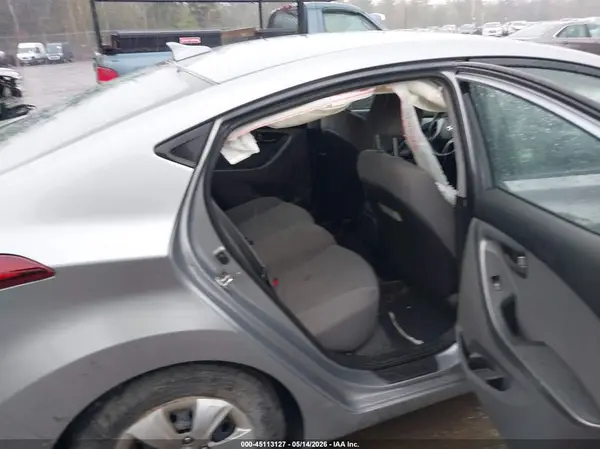5NPDH4AE1GH665692 2016 HYUNDAI ELANTRA - Image 8