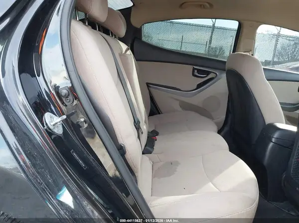 5NPDH4AE1GH667250 2016 HYUNDAI ELANTRA - Image 8