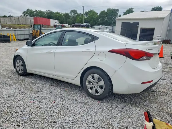 5NPDH4AE1GH667748 2016 HYUNDAI ELANTRA - Image 2