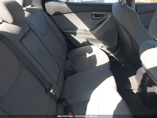 5NPDH4AE1GH667751 2016 HYUNDAI ELANTRA - Image 8