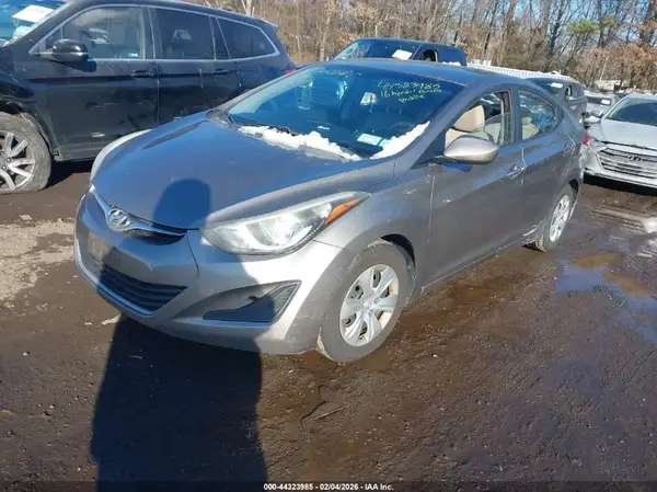 5NPDH4AE1GH668060 2016 HYUNDAI ELANTRA - Image 2