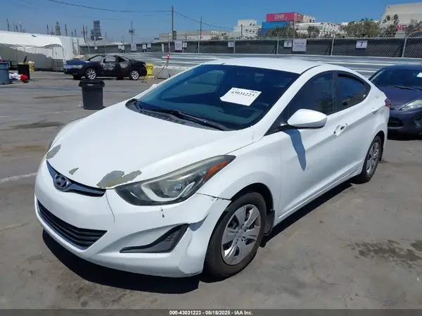 5NPDH4AE1GH668317 2016 HYUNDAI ELANTRA - Image 2
