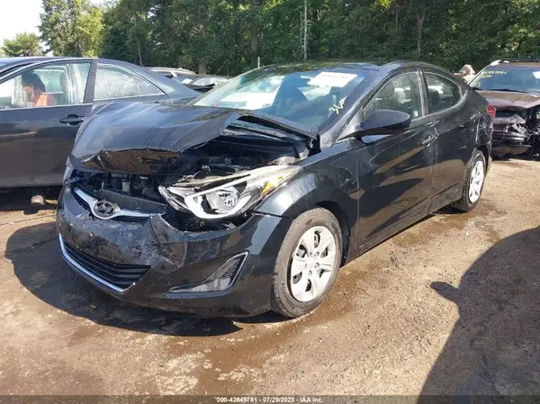 5NPDH4AE1GH668592 2016 HYUNDAI ELANTRA - Image 2